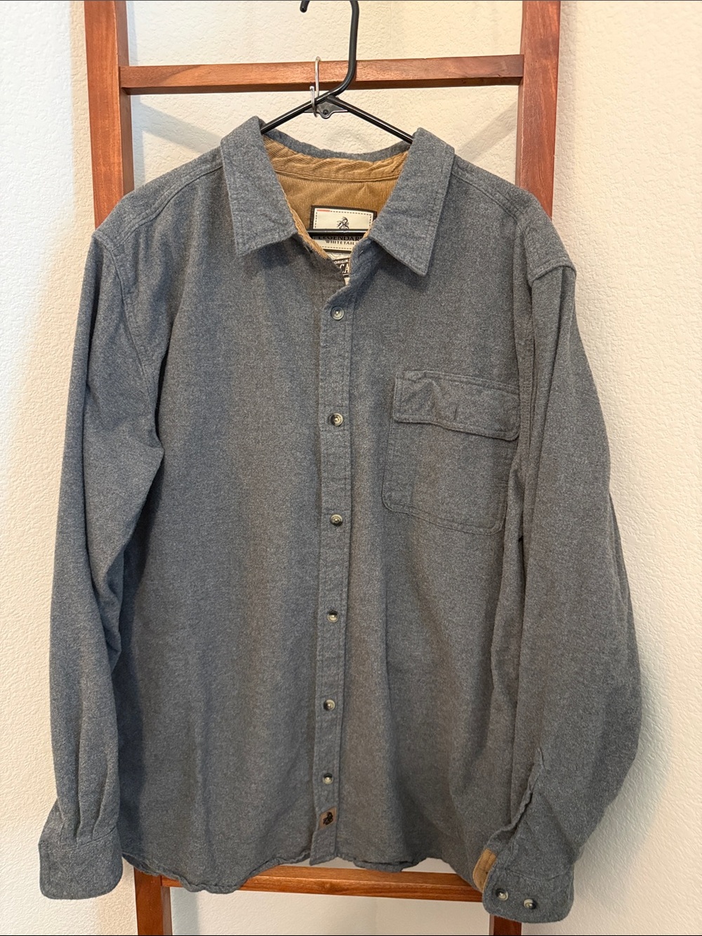 Legendary Whitetails Men's Charcoal Cotton Gray Button-Down Shirt